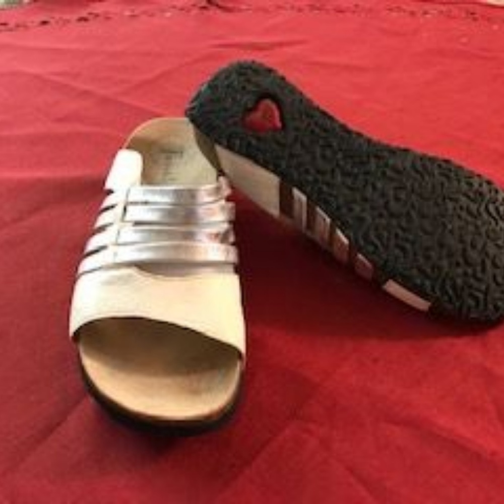 SHOES - Picture 2 of 2